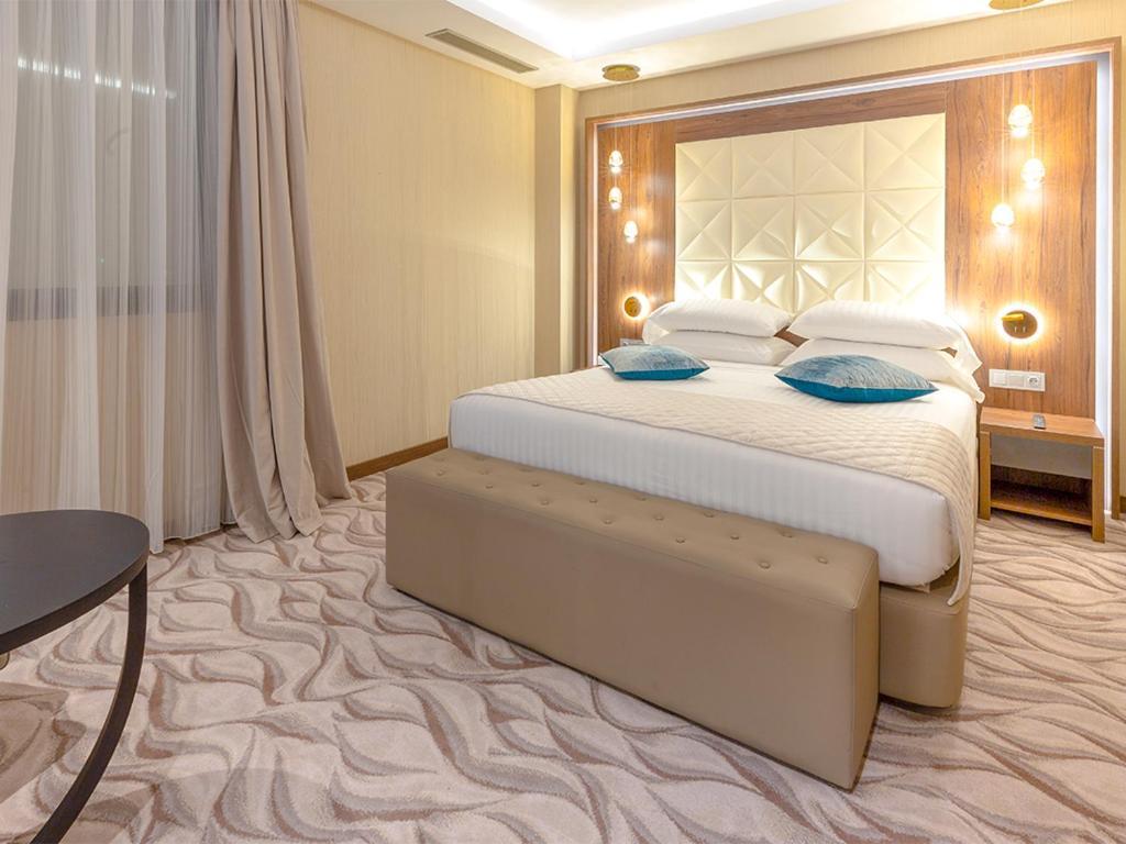 Az Hotels Grand Oran Es Senia 외부 사진